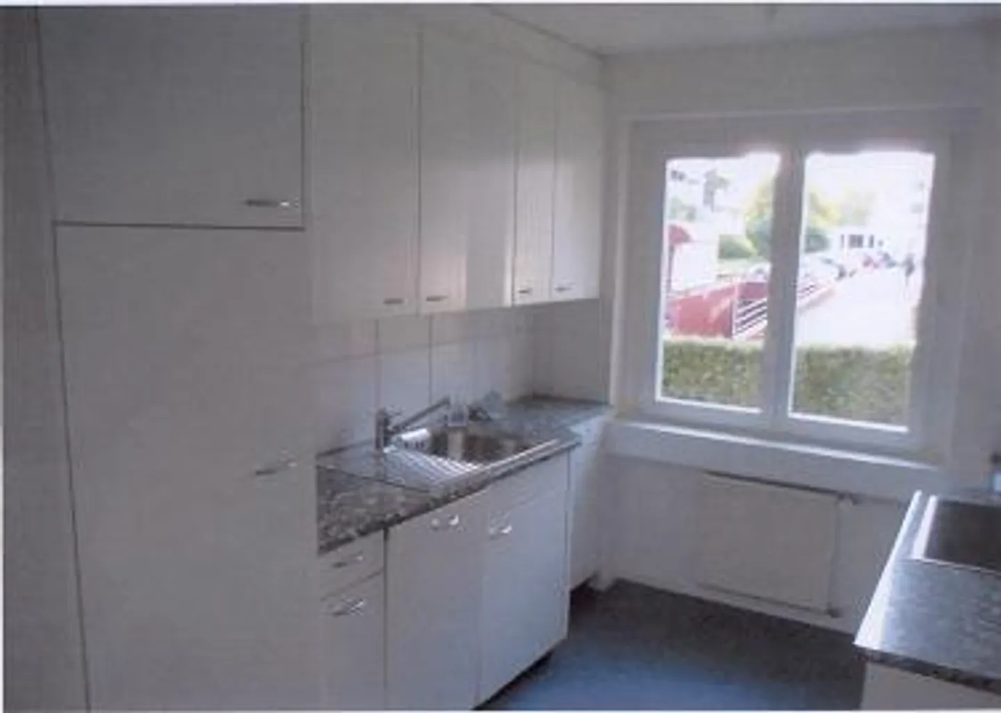 2.5-room apartment on the 1st floor for rent in 8047 Zurich - Photo 2 of 4