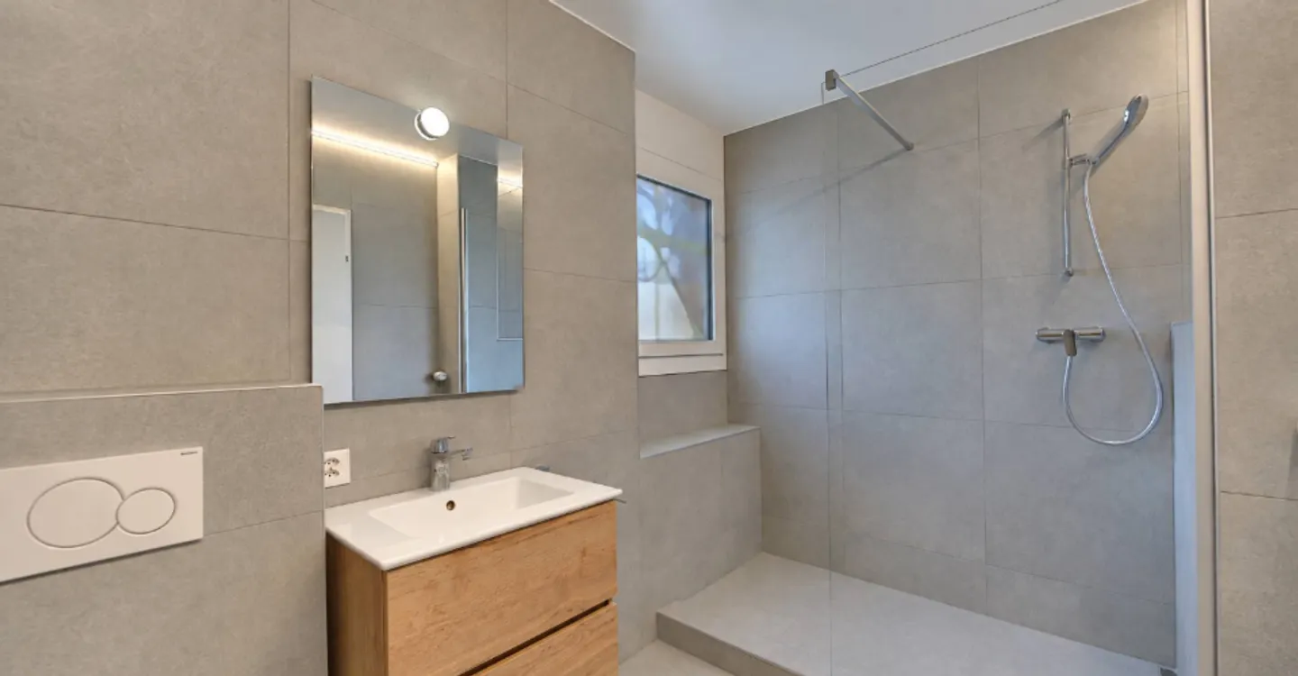 Superb 5.5 room apartment of 132 m2 totally renovated with large balcony - Photo 7 of 10