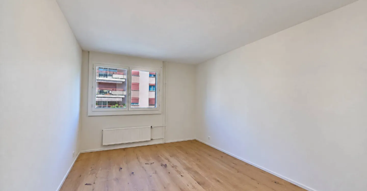 Superb 5.5 room apartment of 132 m2 totally renovated with large balcony - Photo 8 of 10