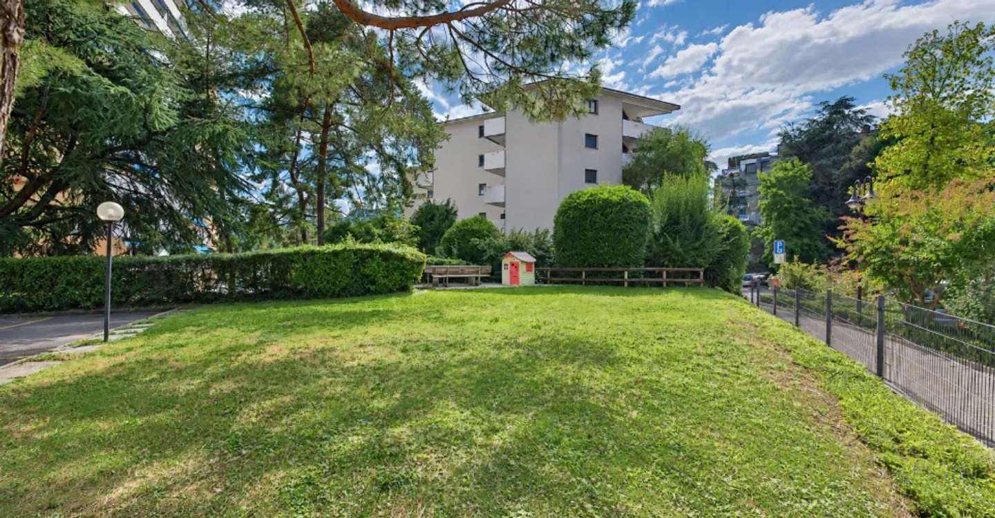Superb 5.5 room apartment of 132 m2 totally renovated with large balcony - Photo 10 of 10