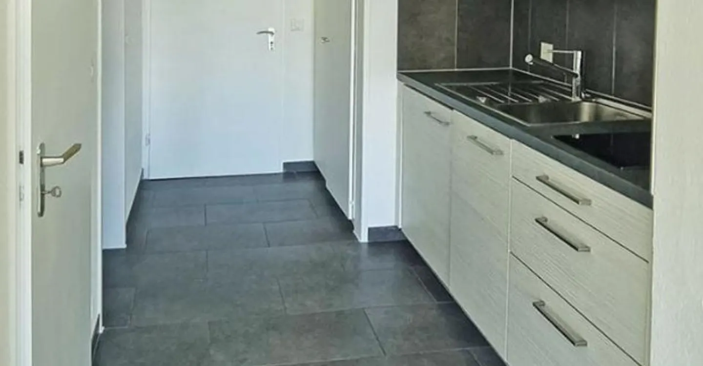 Charming Studio with Terrace - Photo 9 of 11