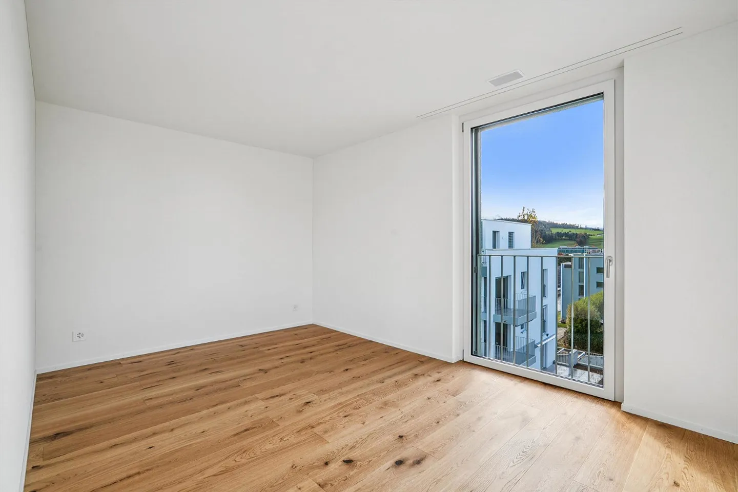 Attic with evening sun modern first occupancy in Gossau SG - Photo 6 of 10