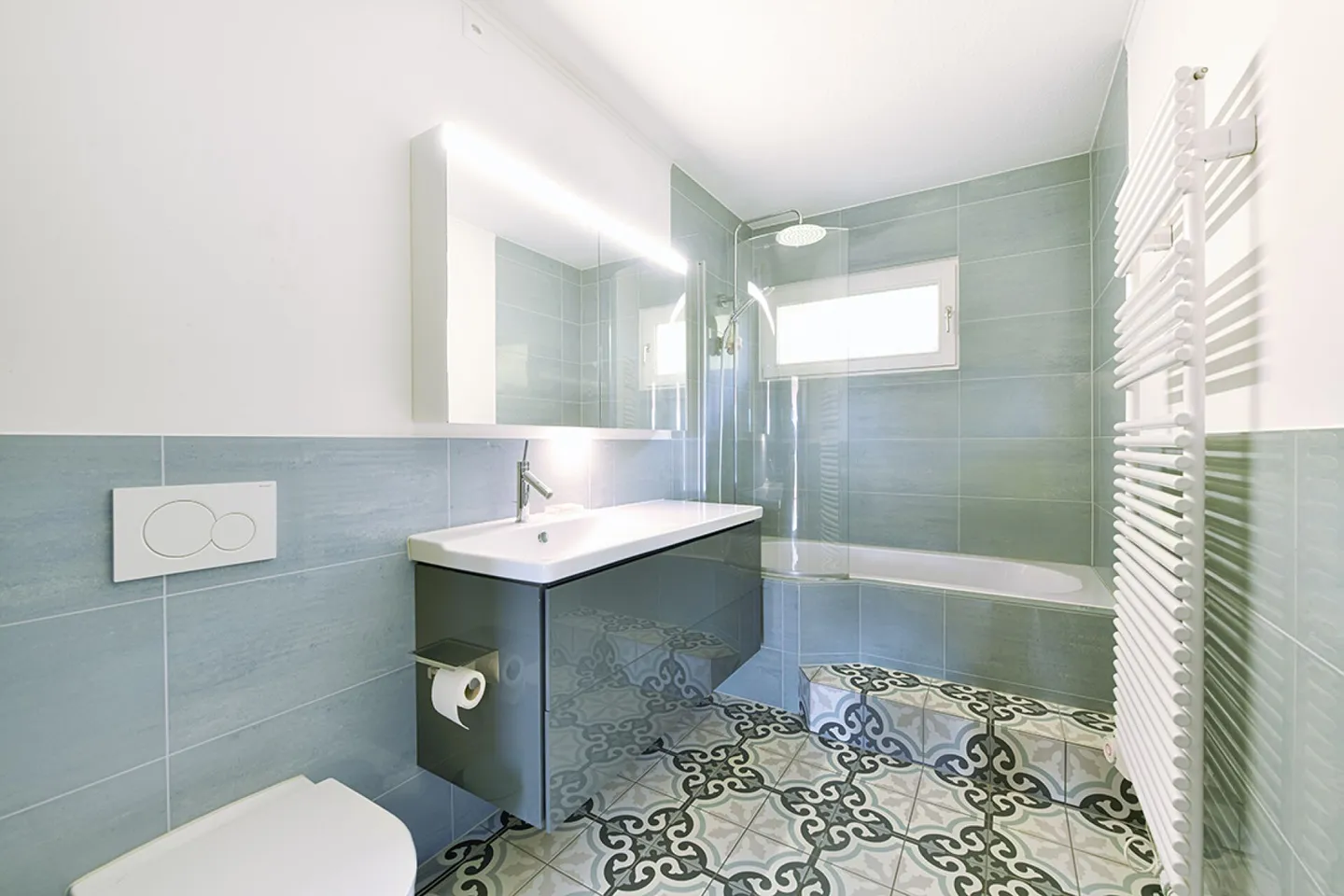 Casa unifamiliare di 7,5 stanze in una posizione tranquilla con vista panoramica, grande giardino e piscina - Foto 7 di 14