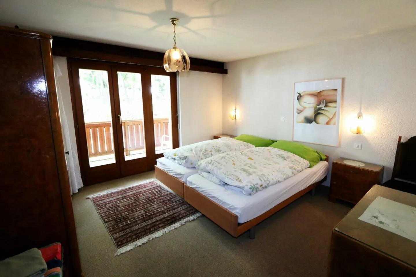 Very spacious 3.5 room apartment with south and west balcony. - Photo 6 of 11