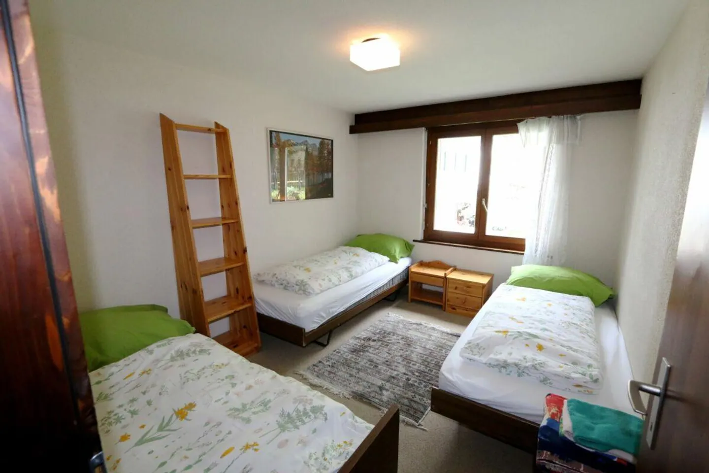 Very spacious 3.5 room apartment with south and west balcony. - Photo 7 of 11