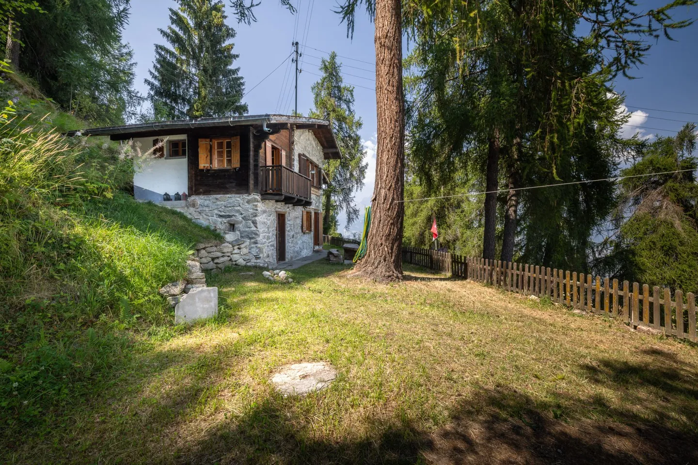 Unique chalet by the bisse, just 350 meters from the Veysonnaz cable cars - Photo 3 of 23