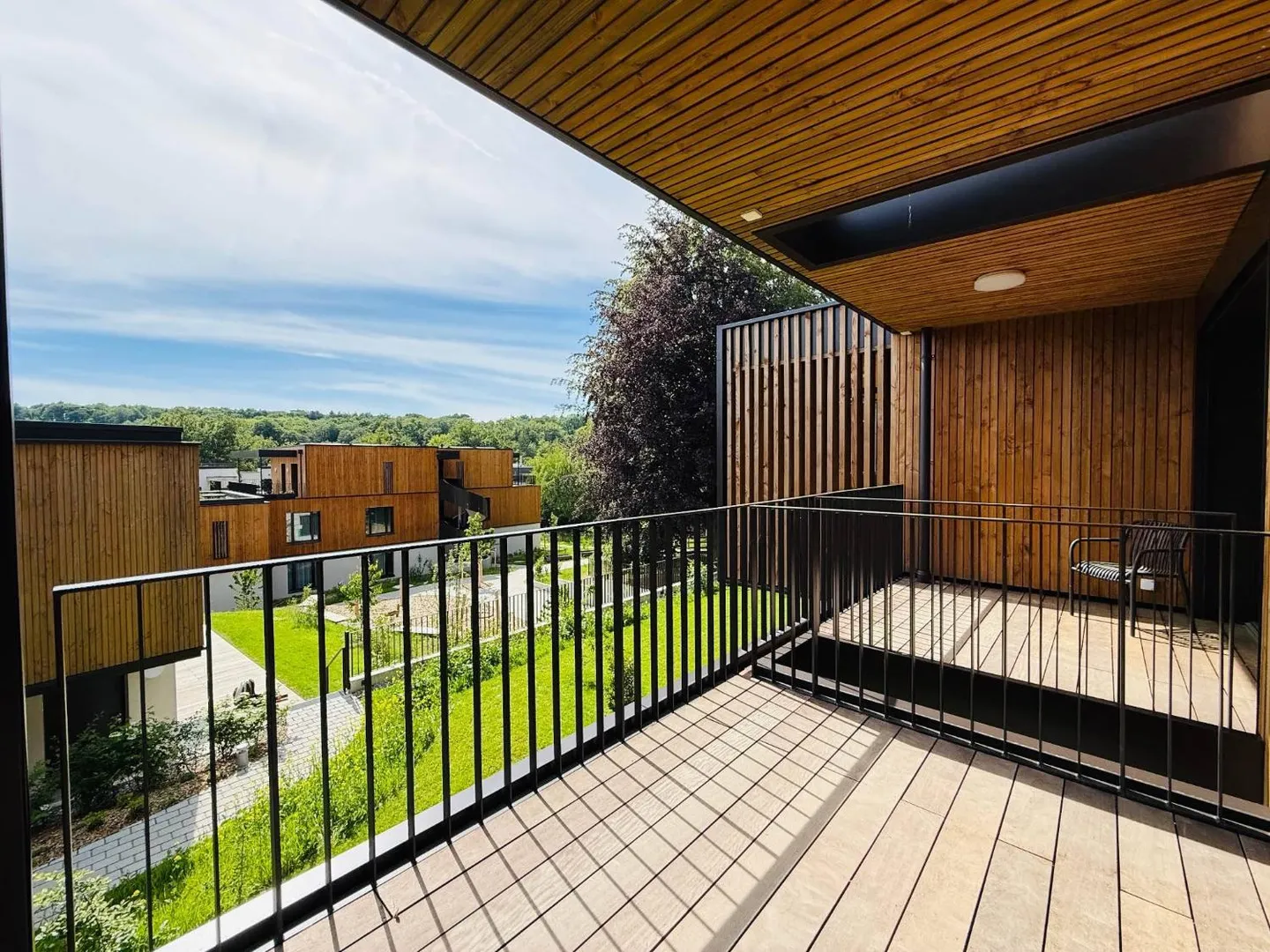 Casa a schiera in un parco boschivo e privato - Foto 5 di 9