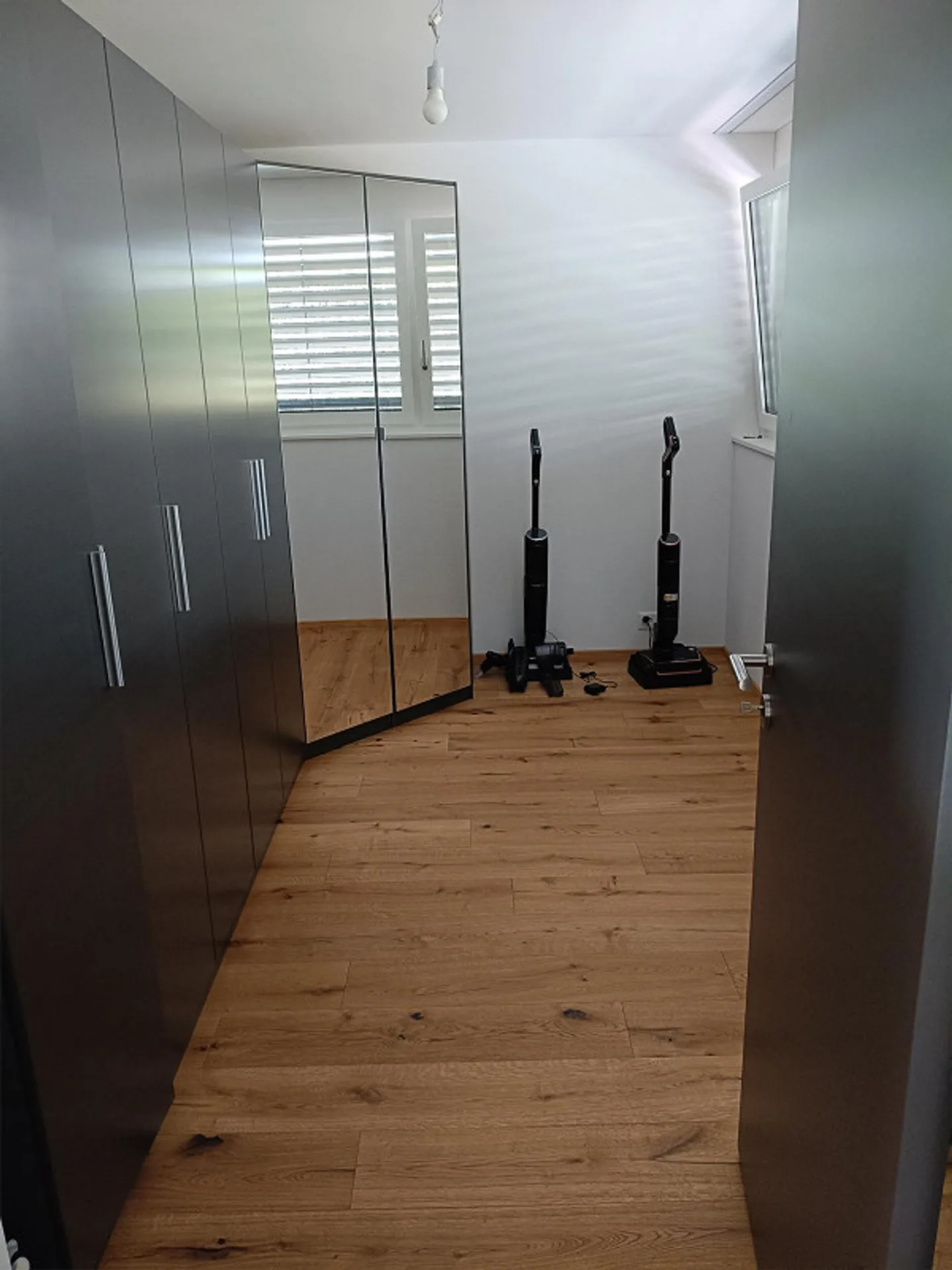 Ampio appartamento di 4,5 stanze a Pfäffikon SZ con vista lago - Foto 3 di 11