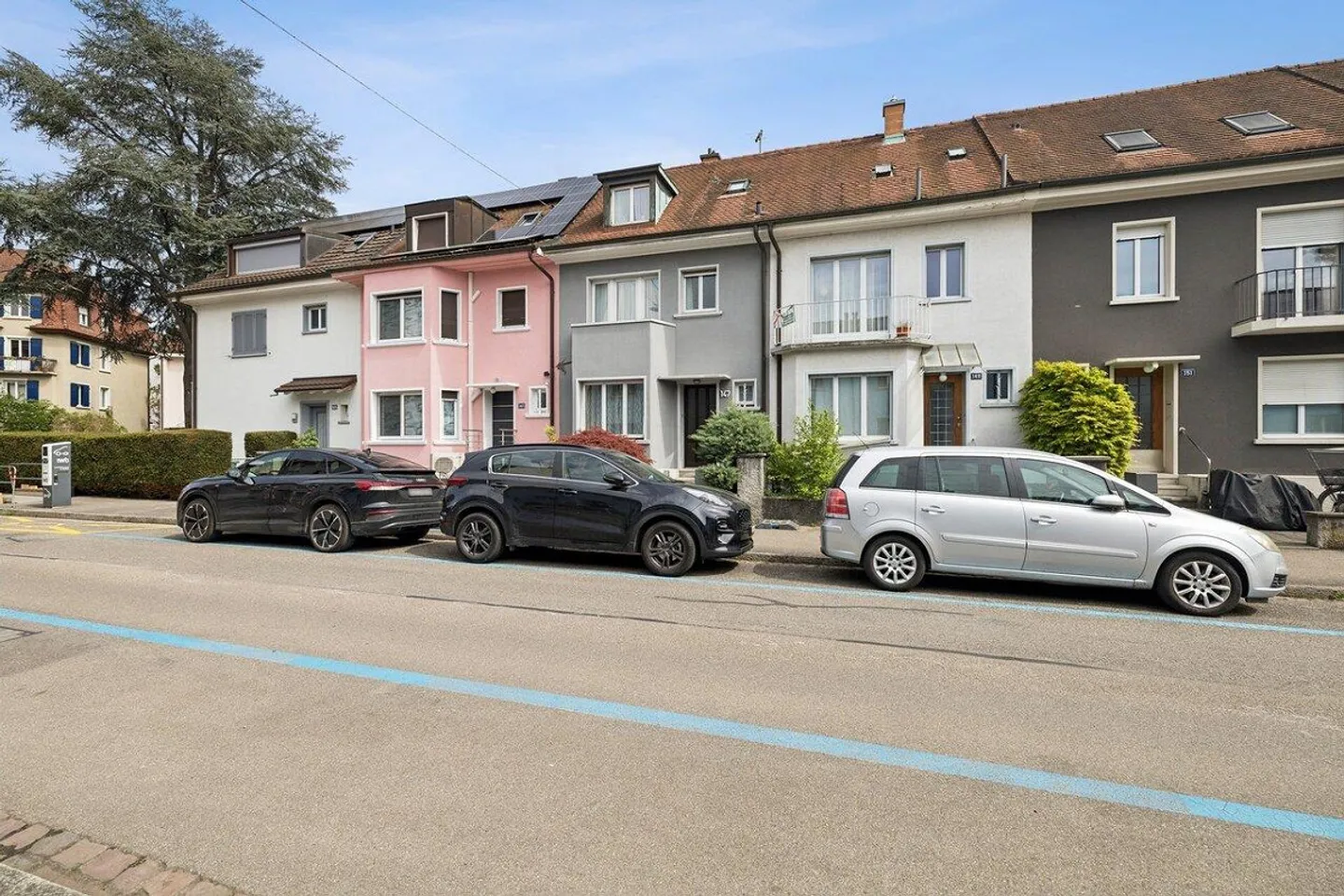 Row House in the Bachletten Quarter - Photo 1 of 17