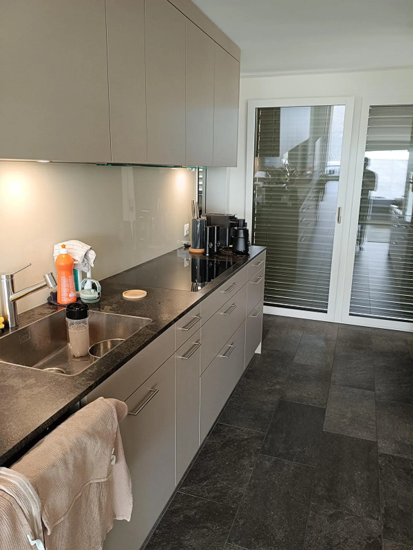 Ampio appartamento di 4,5 stanze a Pfäffikon SZ con vista lago - Foto 11 di 11