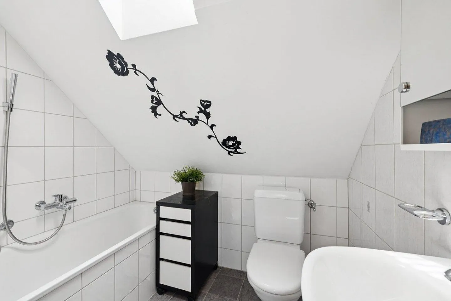 Row House in the Bachletten Quarter - Photo 15 of 17