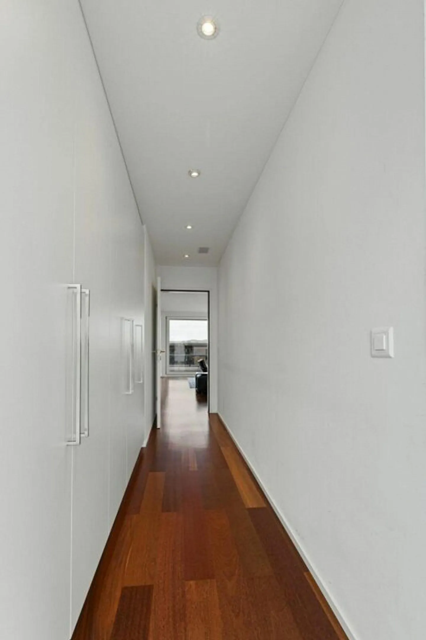 Moderno appartamento attico di 3,5 locali con vista lago ad Altendorf - Foto 5 di 8