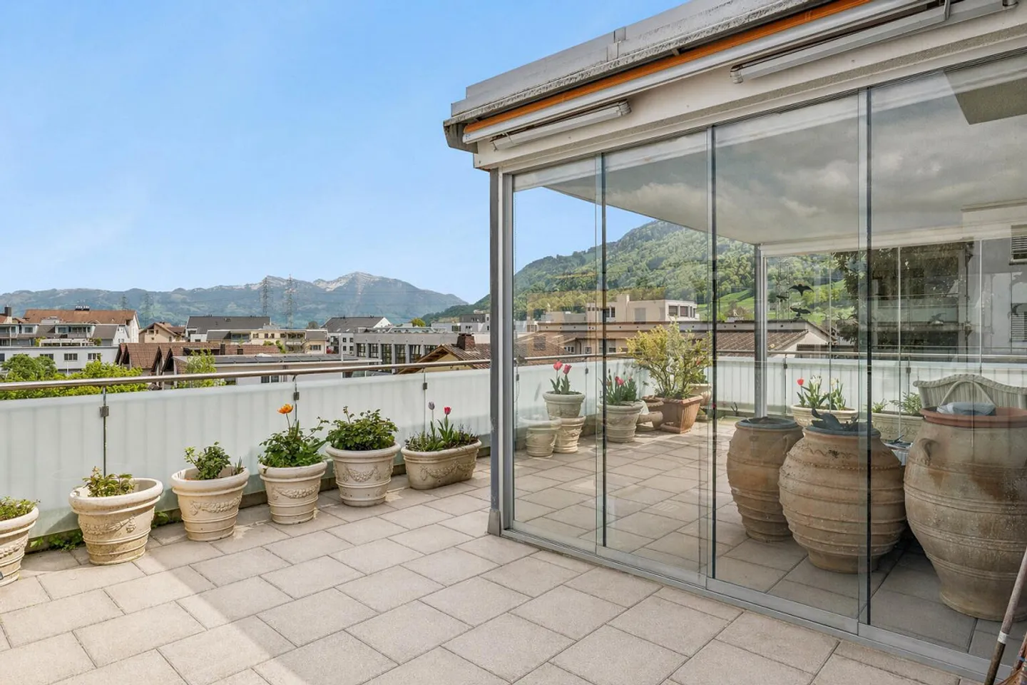 Attika der Extraklasse mit privater Etage und 60 m² Dachterrasse - Photo 1 of 9
