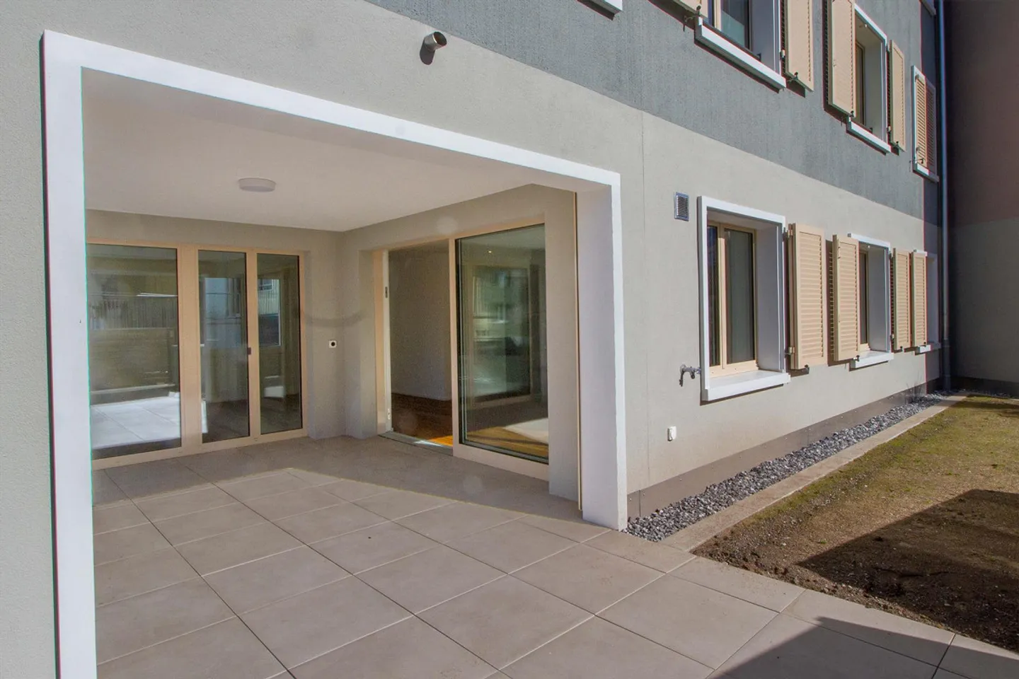 Neubau-Erstvermietung | Moderne 2.5 Zimmerwohnung mit Gartensitzplatz - Photo 4 of 7