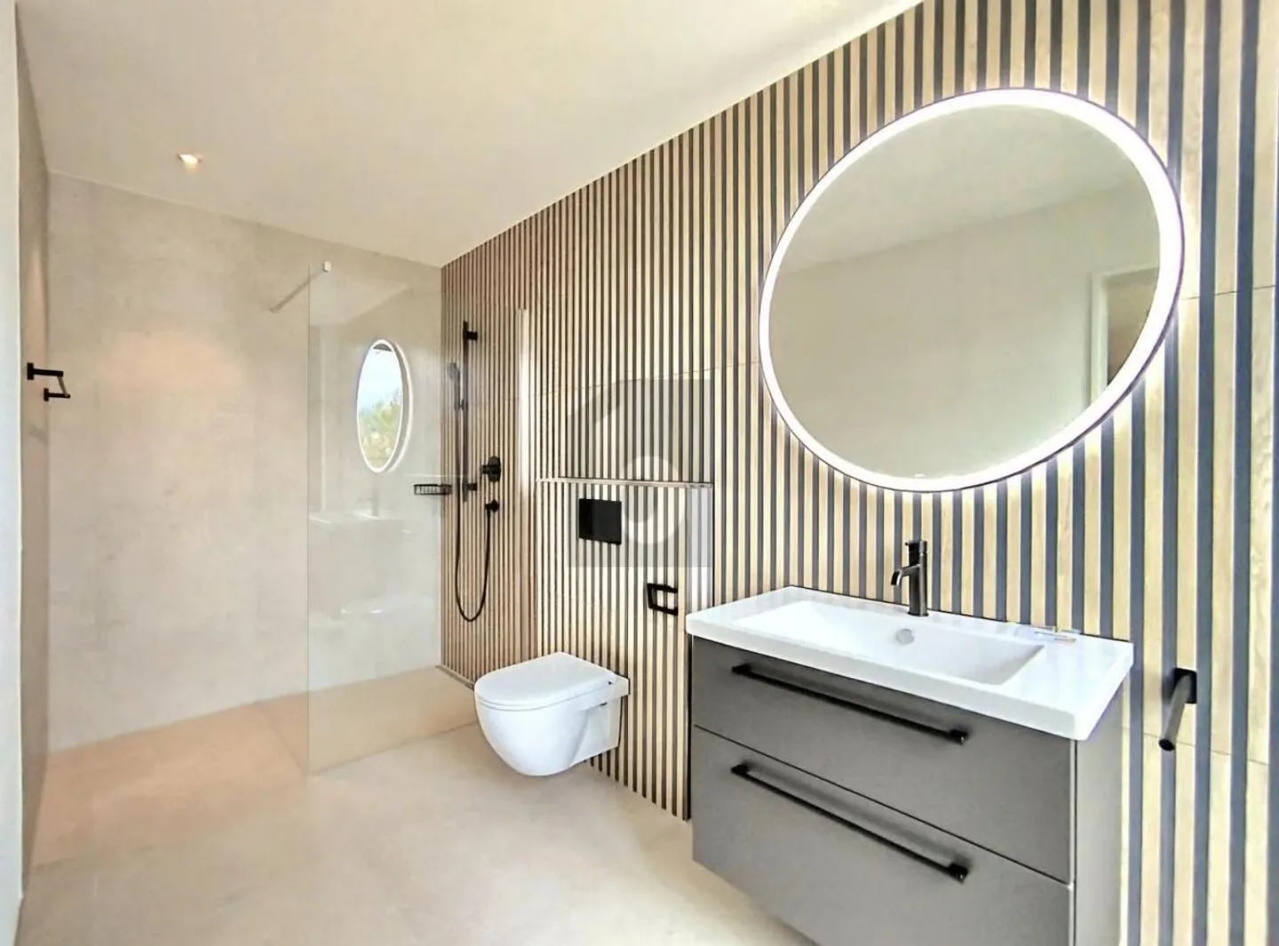 DREAM APARTMENT WERDENBERGER LAKE (A1) - Photo 3 of 5