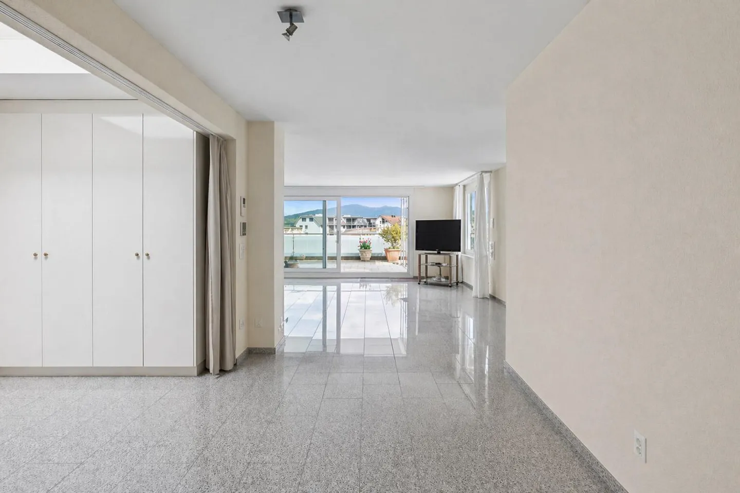 Attika der Extraklasse mit privater Etage und 60 m² Dachterrasse - Photo 9 of 9