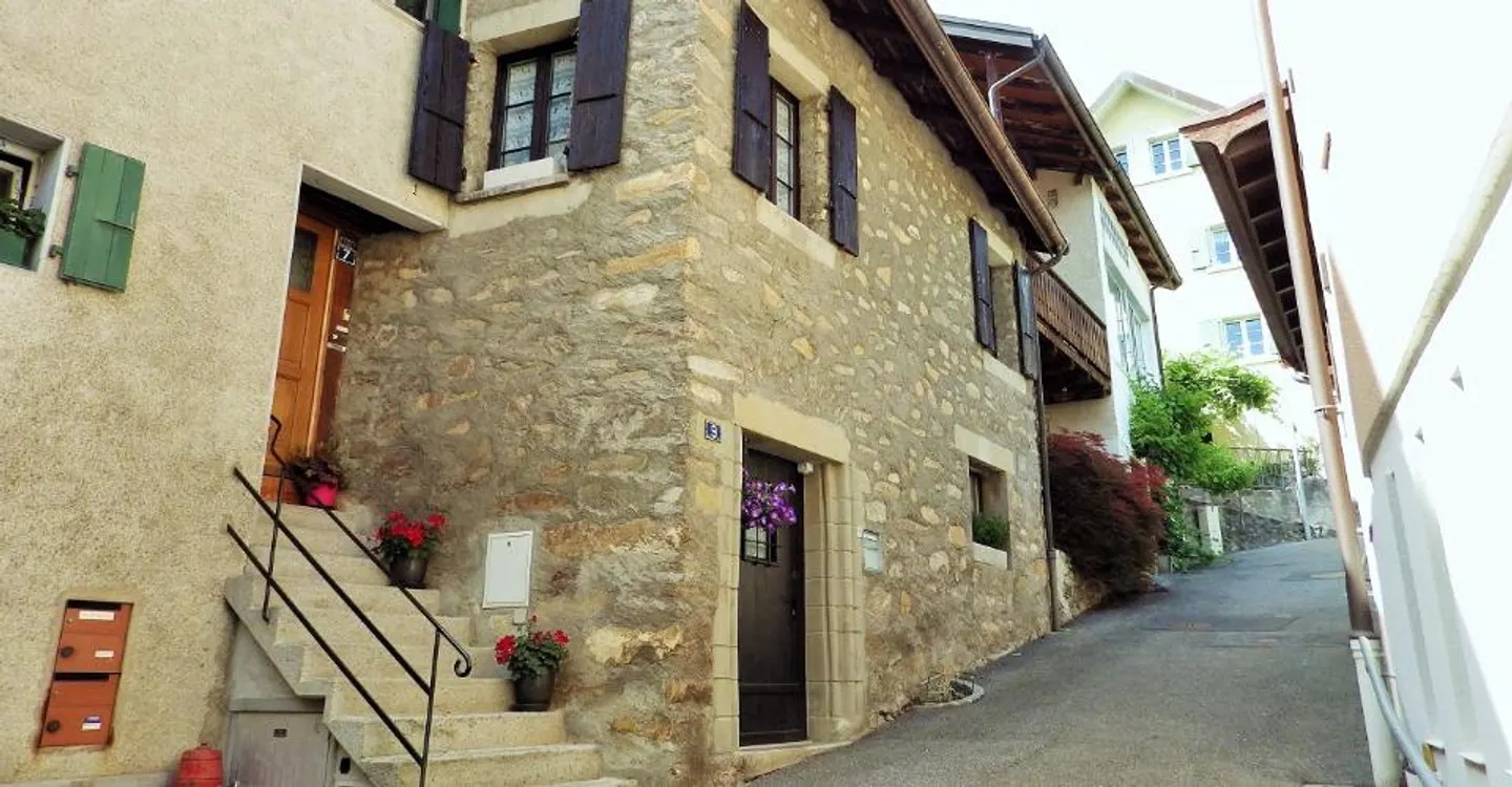 Maison de Village avec Vue sur le Lac - Photo 3 sur 15