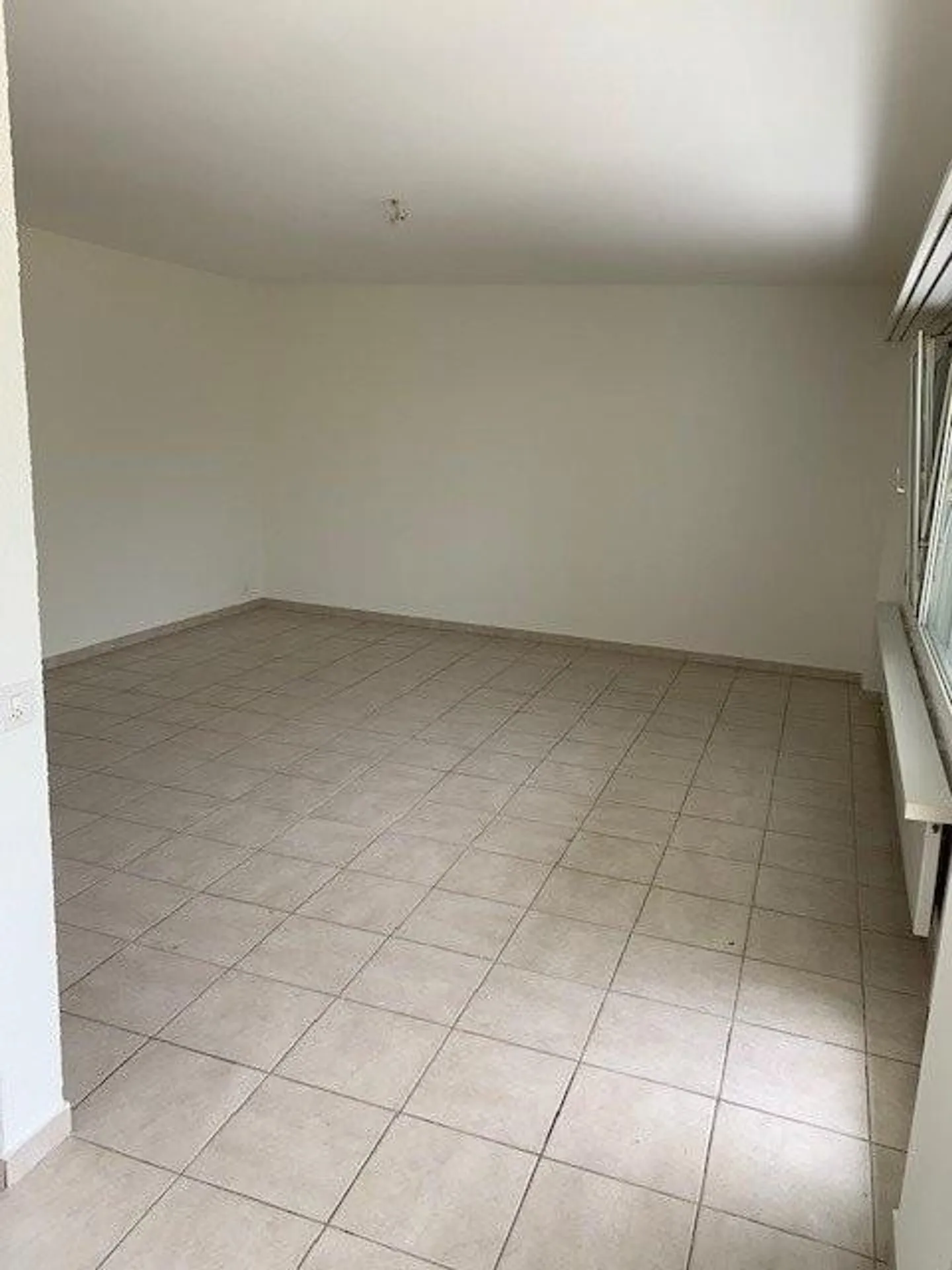 Gemütliche 1.5-Zimmer-Wohnung mit Balkon in Bachenbülach - Foto 4 von 8