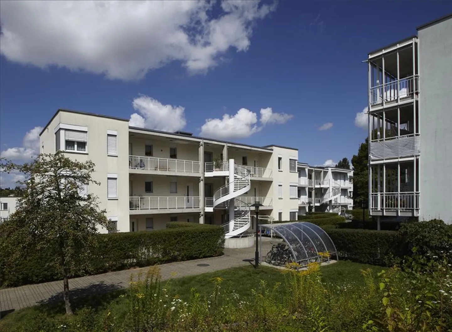 Posto auto conveniente - Foto 1 di 1