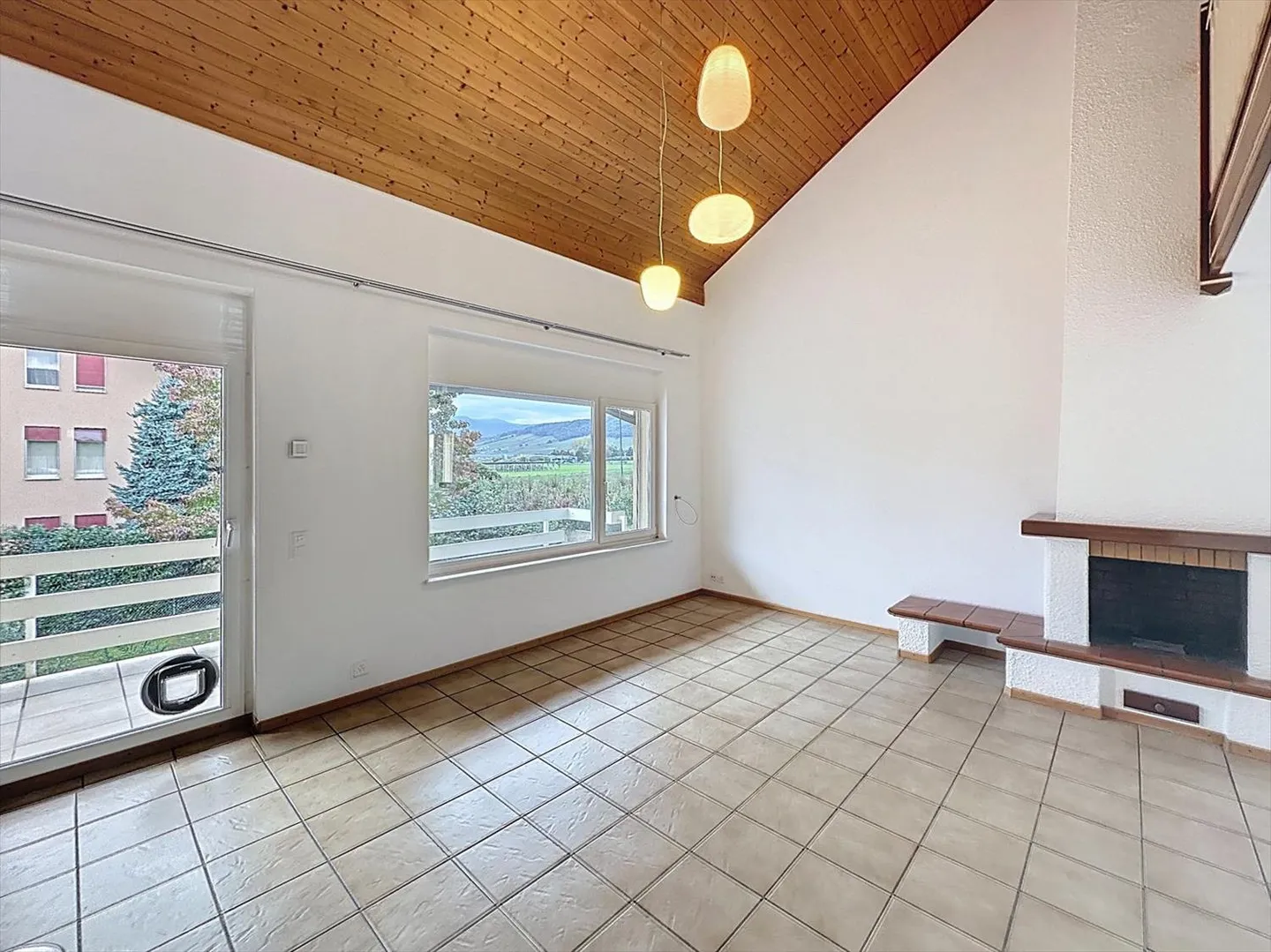 Bellissimo appartamento con galleria di 5,5 stanze a Bursinel - Foto 2 di 8