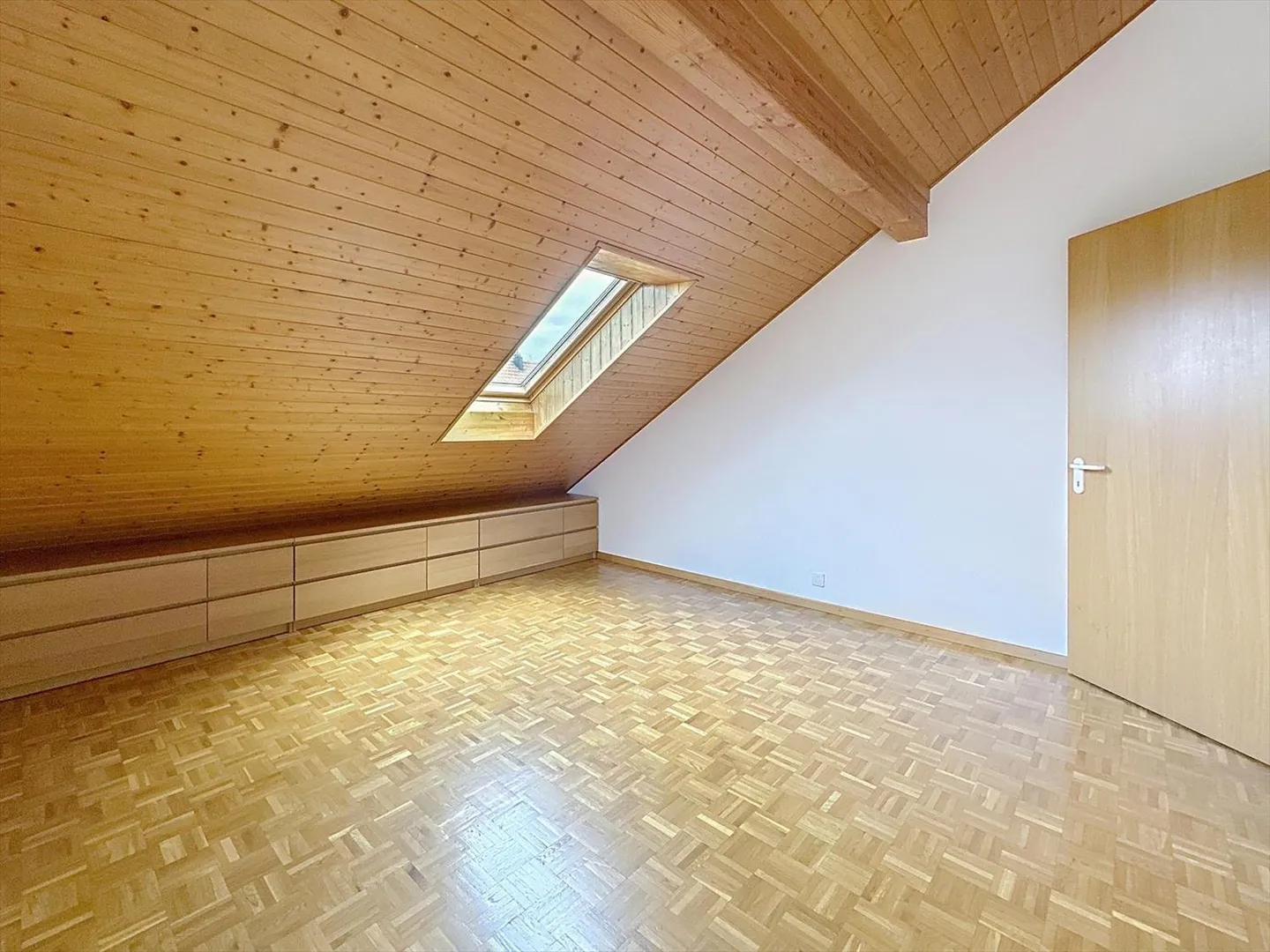 Bellissimo appartamento con galleria di 5,5 stanze a Bursinel - Foto 5 di 8