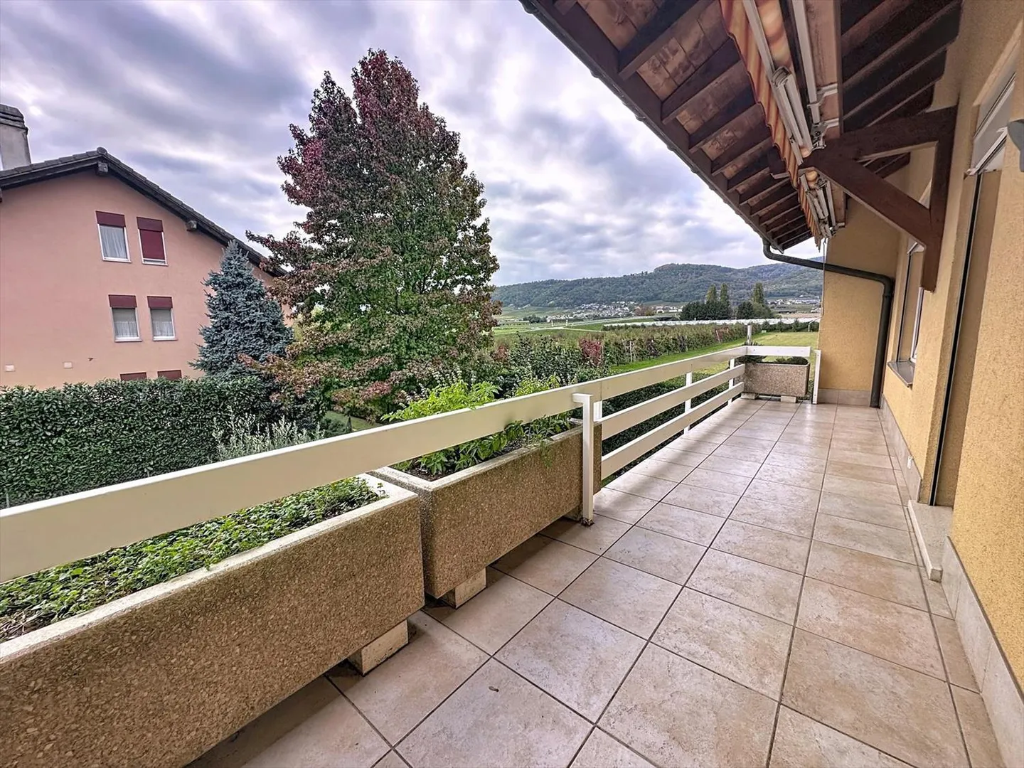Bellissimo appartamento con galleria di 5,5 stanze a Bursinel - Foto 8 di 8