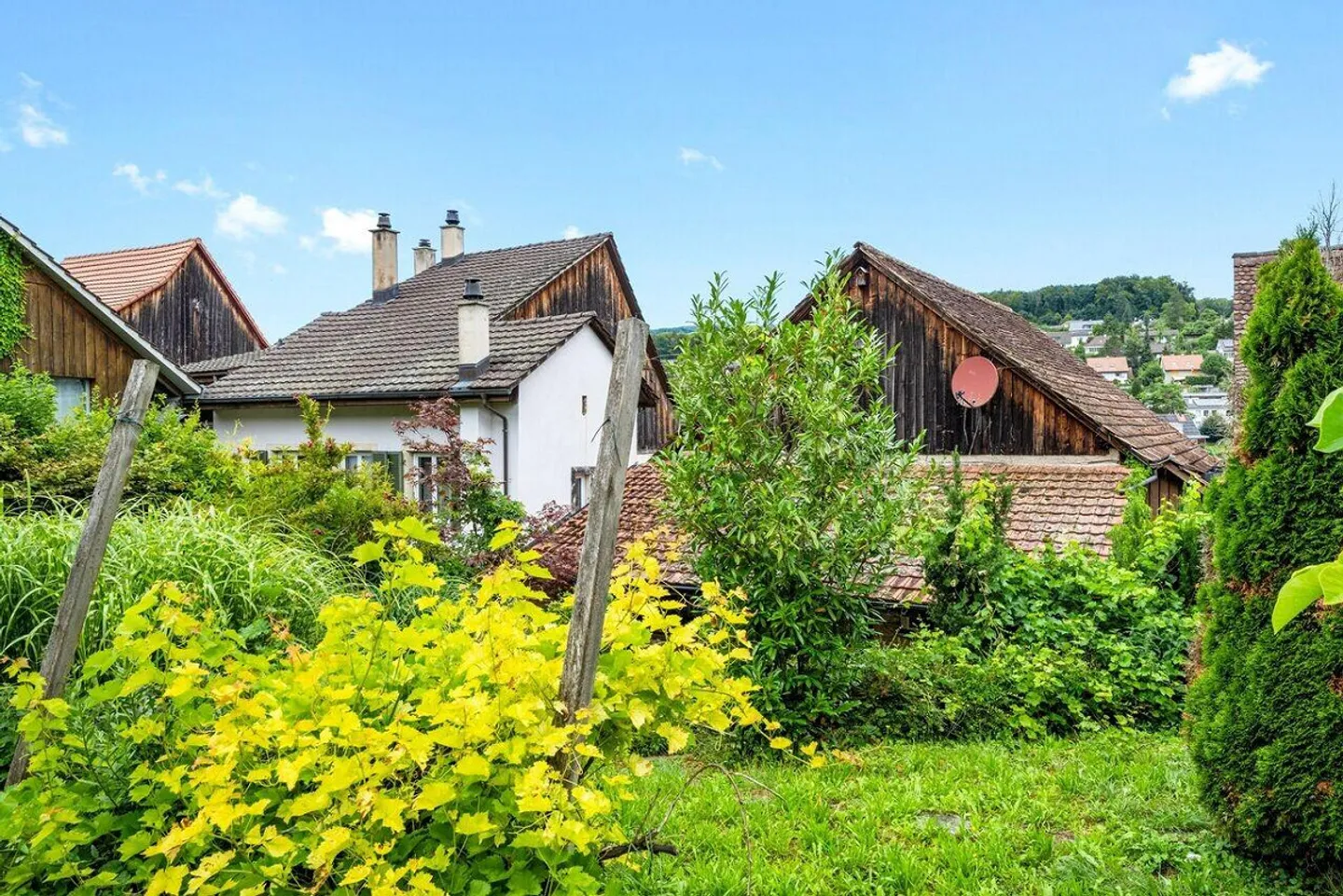 A Piece of History with Great Potential - Living & Working in Lupsingen - Photo 9 of 10