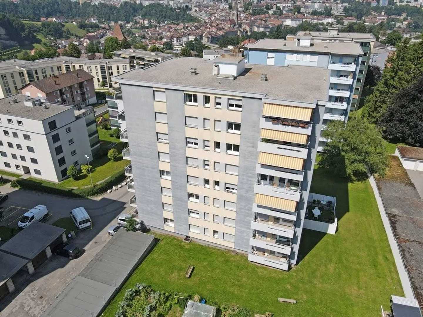 Vous cherchez une place de parking ? - Photo 1 sur 1