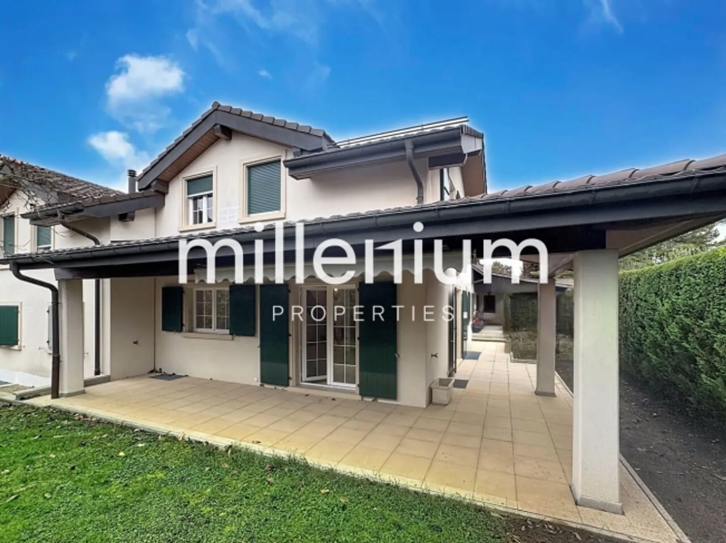 Incantevole casa a schiera con giardino - Foto 1 di 10