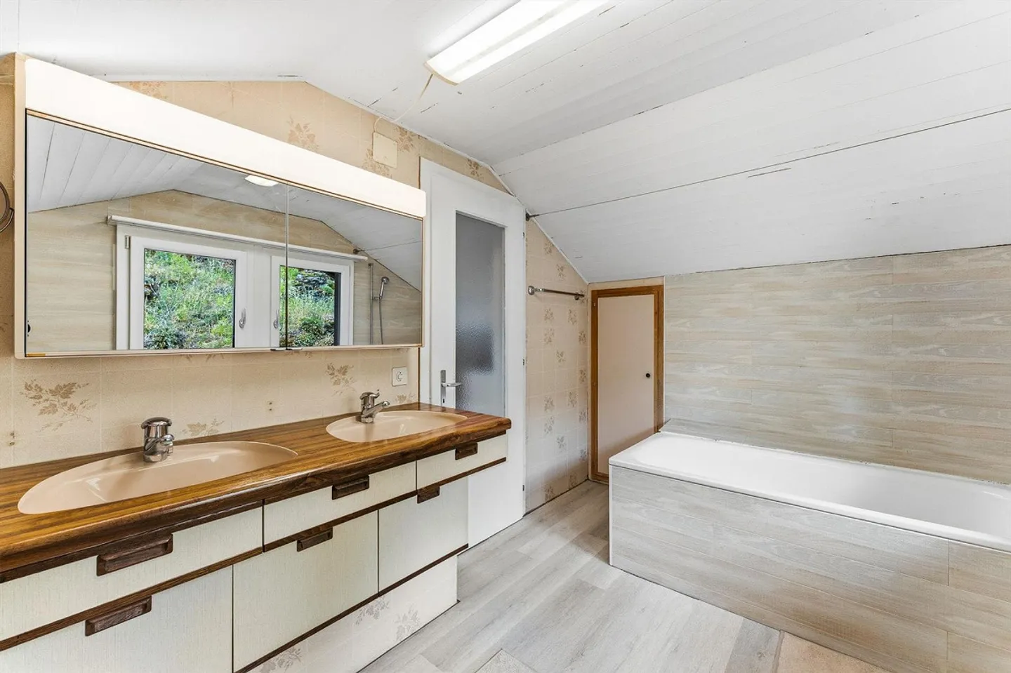4.5-room single-family house with a separate apartment and breathtaking view... - Photo 11 of 13
