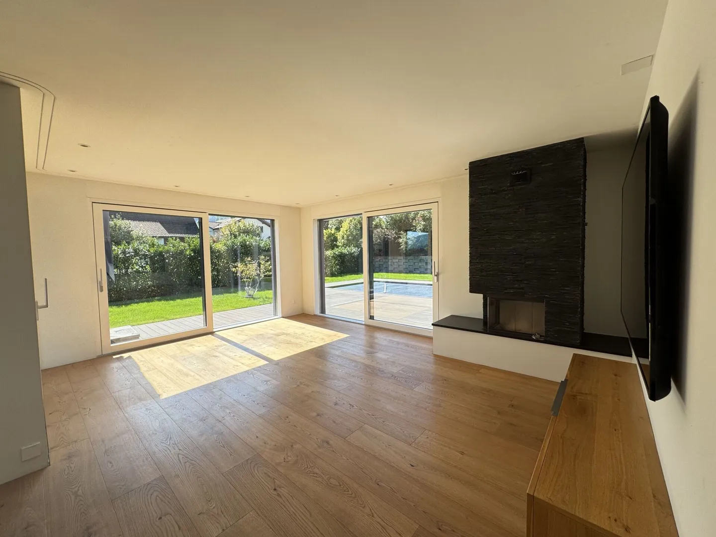 Traumhaus mit Pool und Umschwung - Foto 12 von 30