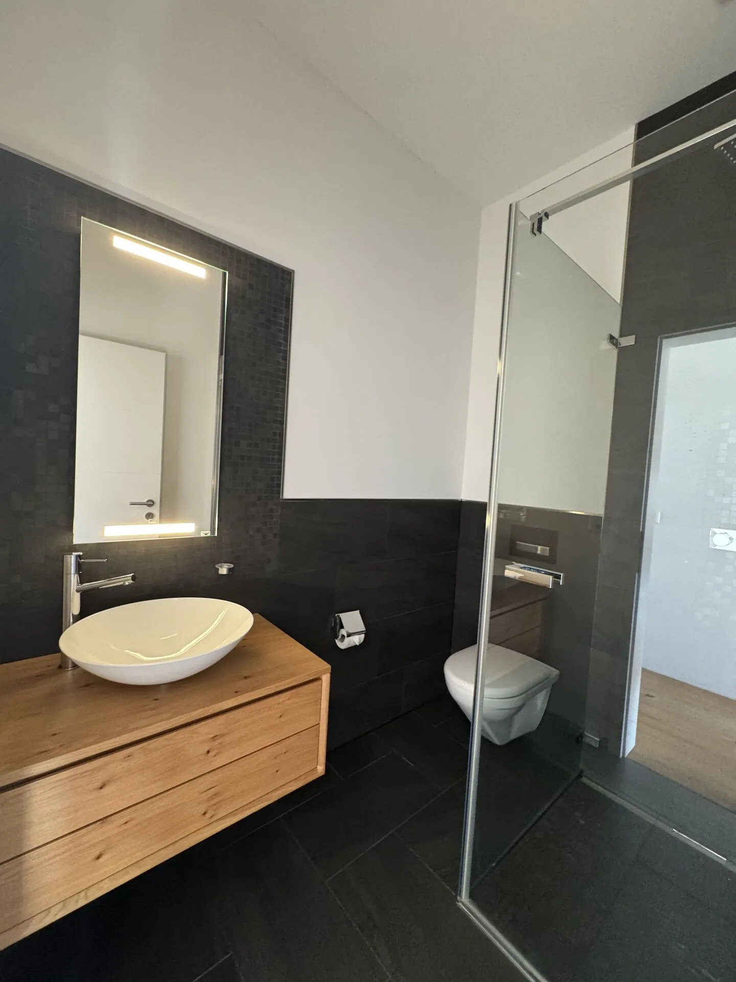Traumhaus mit Pool und Umschwung - Foto 16 von 30