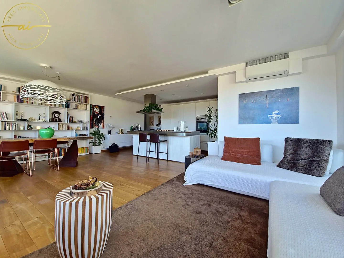 HELLE 3.5-ZIMMER-WOHNUNG MIT GROßER TERRASSE UND FREIER SICHT AUF VACALLO - Foto 6 von 12