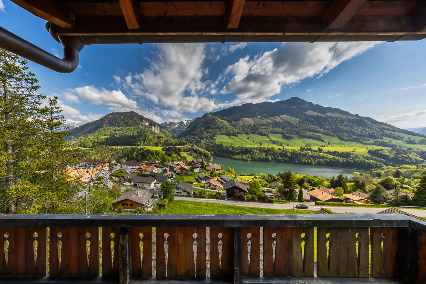 Chalet avec charme, avec vue extraordinaire et incomparable - Photo 1 sur 13