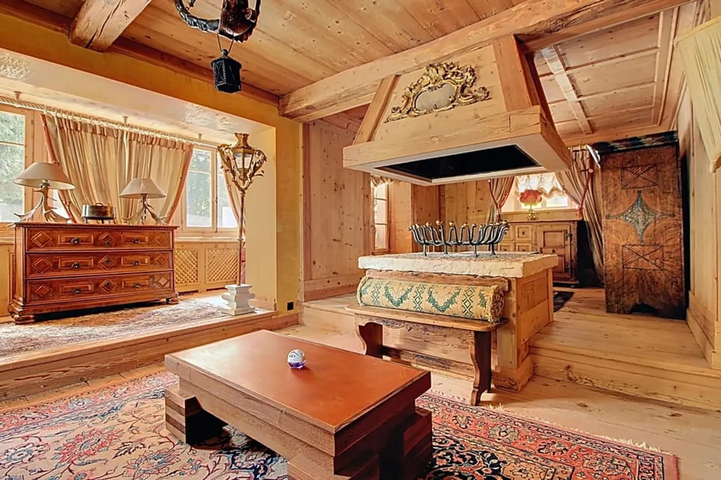 Eccezionale - Casa di villaggio in pietra con grande giardino - Foto 2 di 12