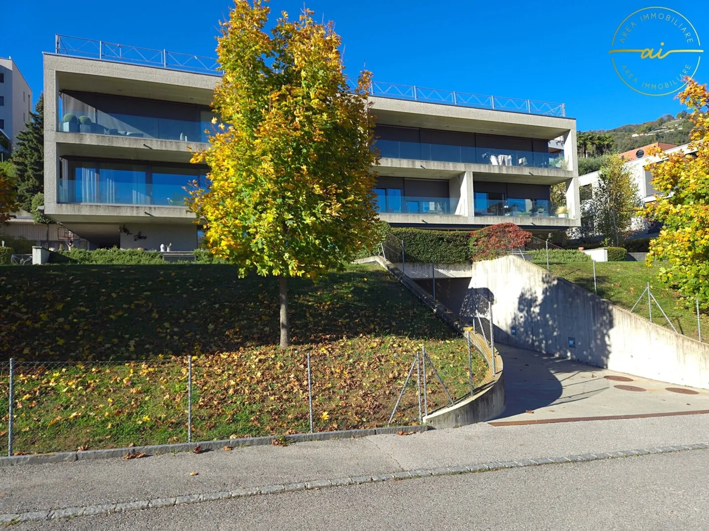 HELLE 3.5-ZIMMER-WOHNUNG MIT GROßER TERRASSE UND FREIER SICHT AUF VACALLO - Foto 12 von 12