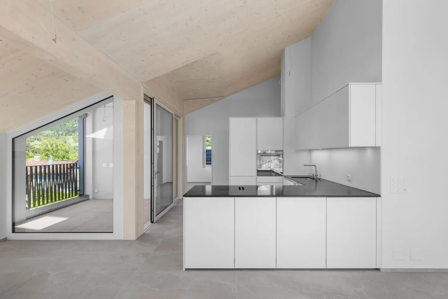 Hochwertige 5.5-Zimmer-Dachwohnung mit Bergsicht in Bonaduz - Photo 4 of 12