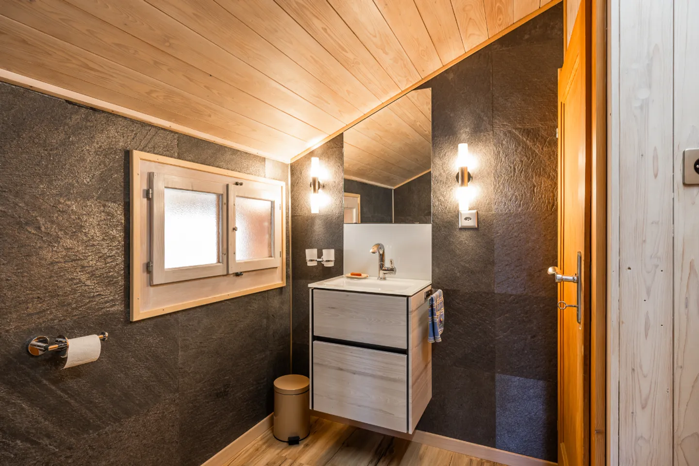 Chalet avec charme, avec vue extraordinaire et incomparable - Photo 10 sur 13