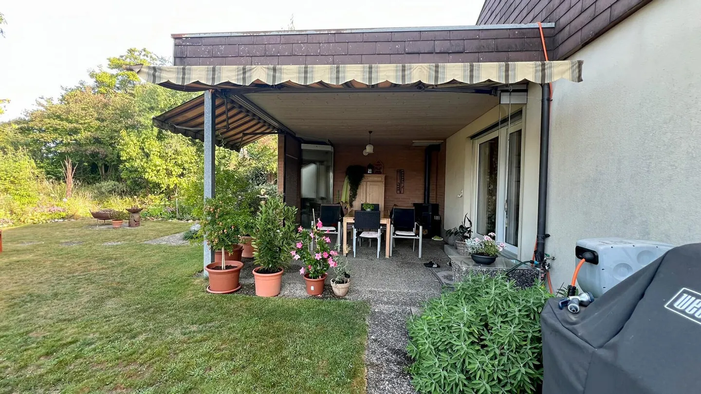 Casa 4½ locali modernizzata con grande giardino - Foto 4 di 13