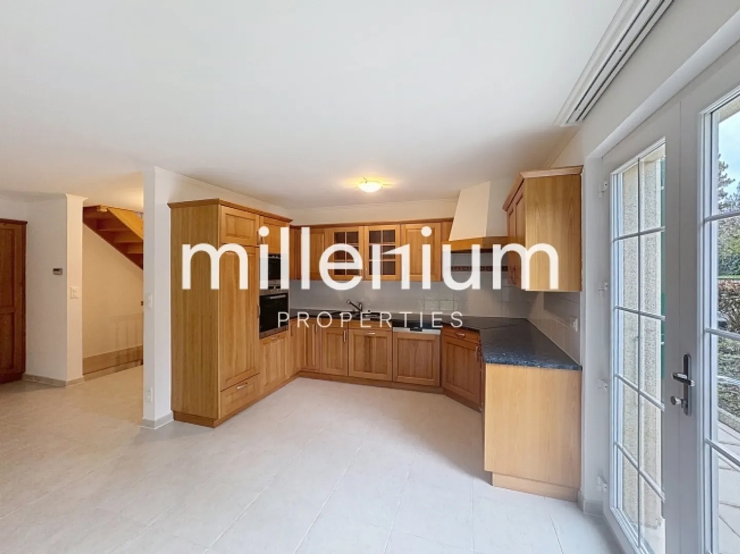 Incantevole casa a schiera con giardino - Foto 4 di 10