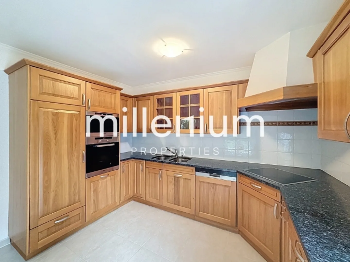 Incantevole casa a schiera con giardino - Foto 3 di 10