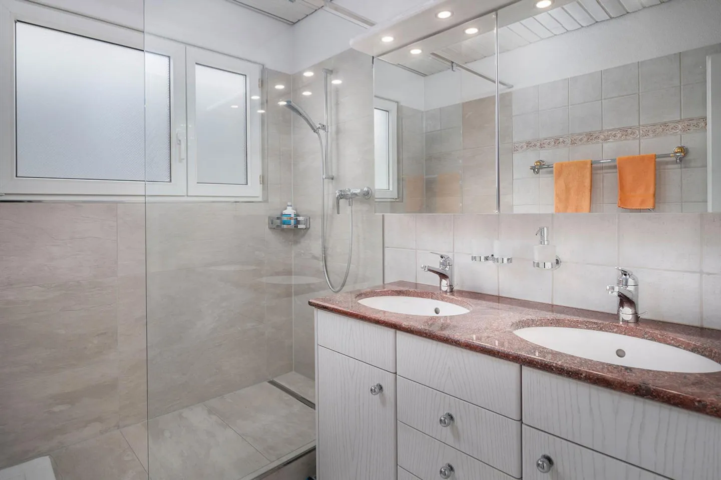 Grosszügige Attikawohnung mit Aussicht - Foto 9 von 14