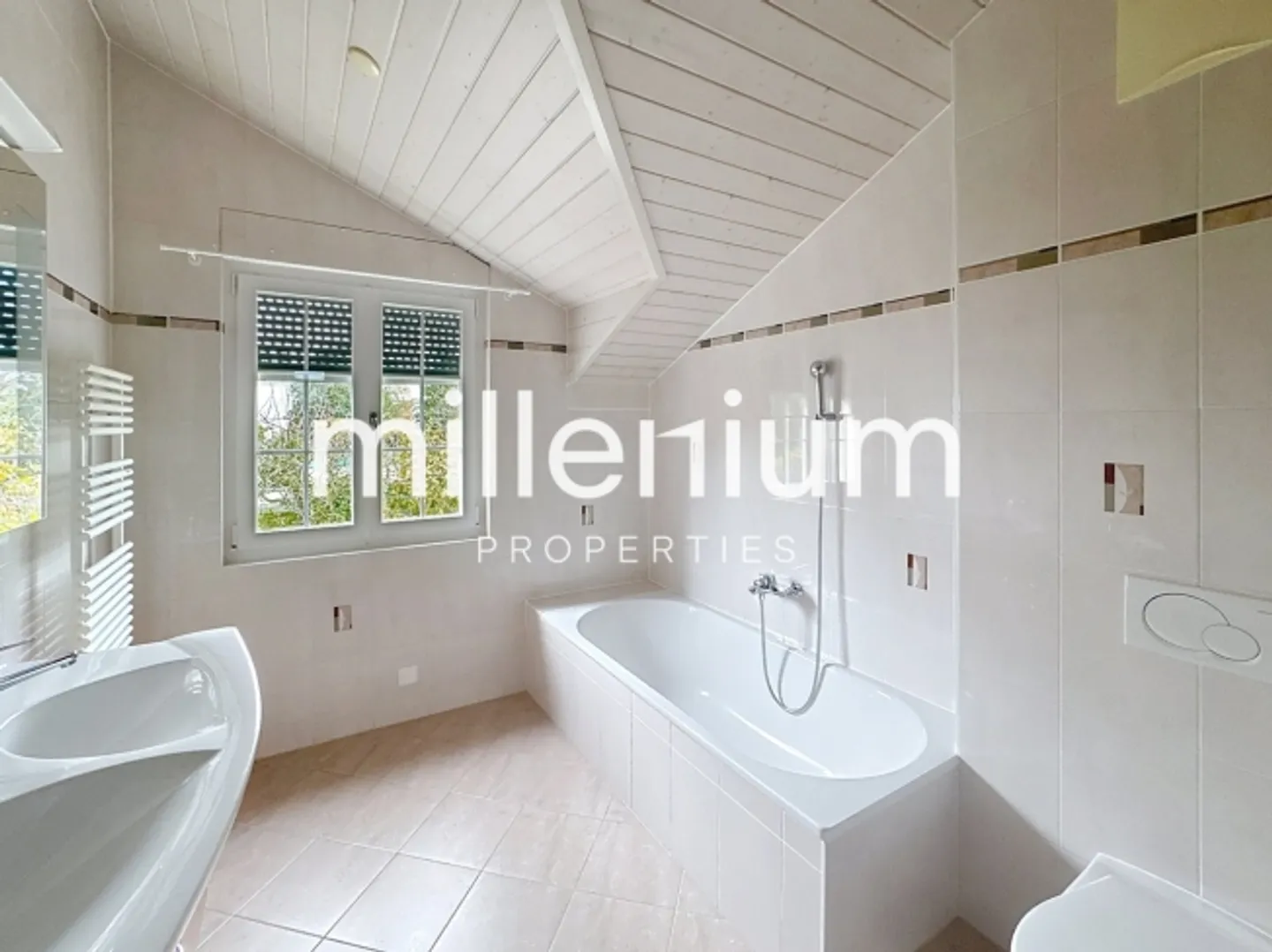 Incantevole casa a schiera con giardino - Foto 9 di 10