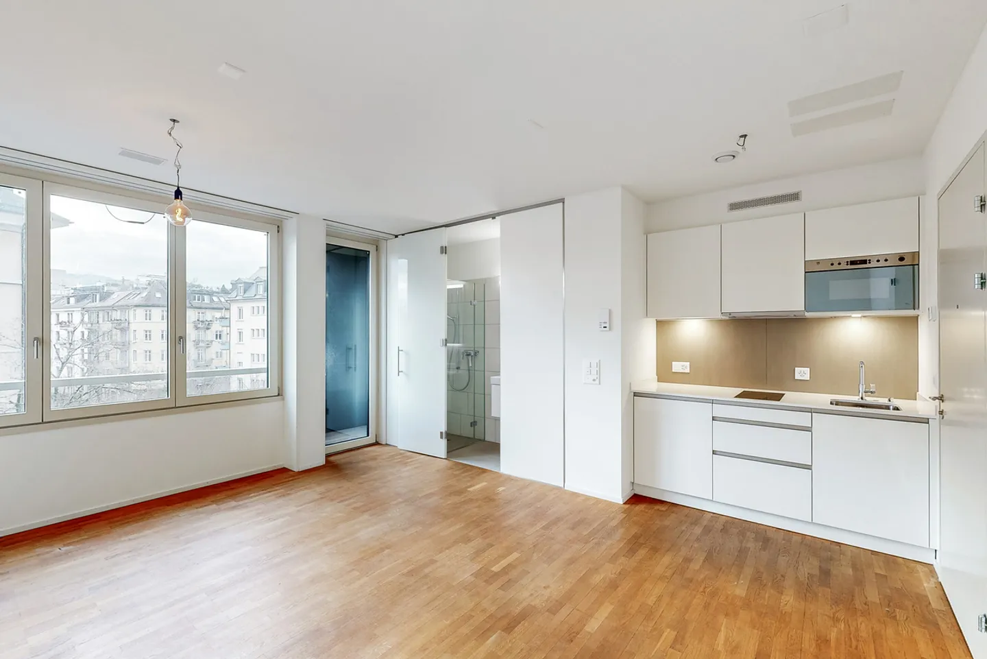 Apartment in the Heart of Zurich! - Photo 2 of 8