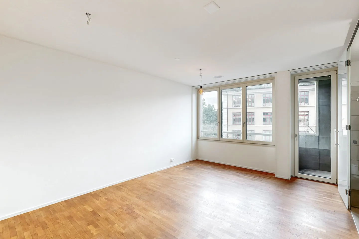 Apartment in the Heart of Zurich! - Photo 4 of 8