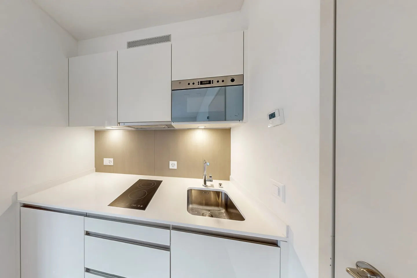 Apartment in the Heart of Zurich! - Photo 5 of 8