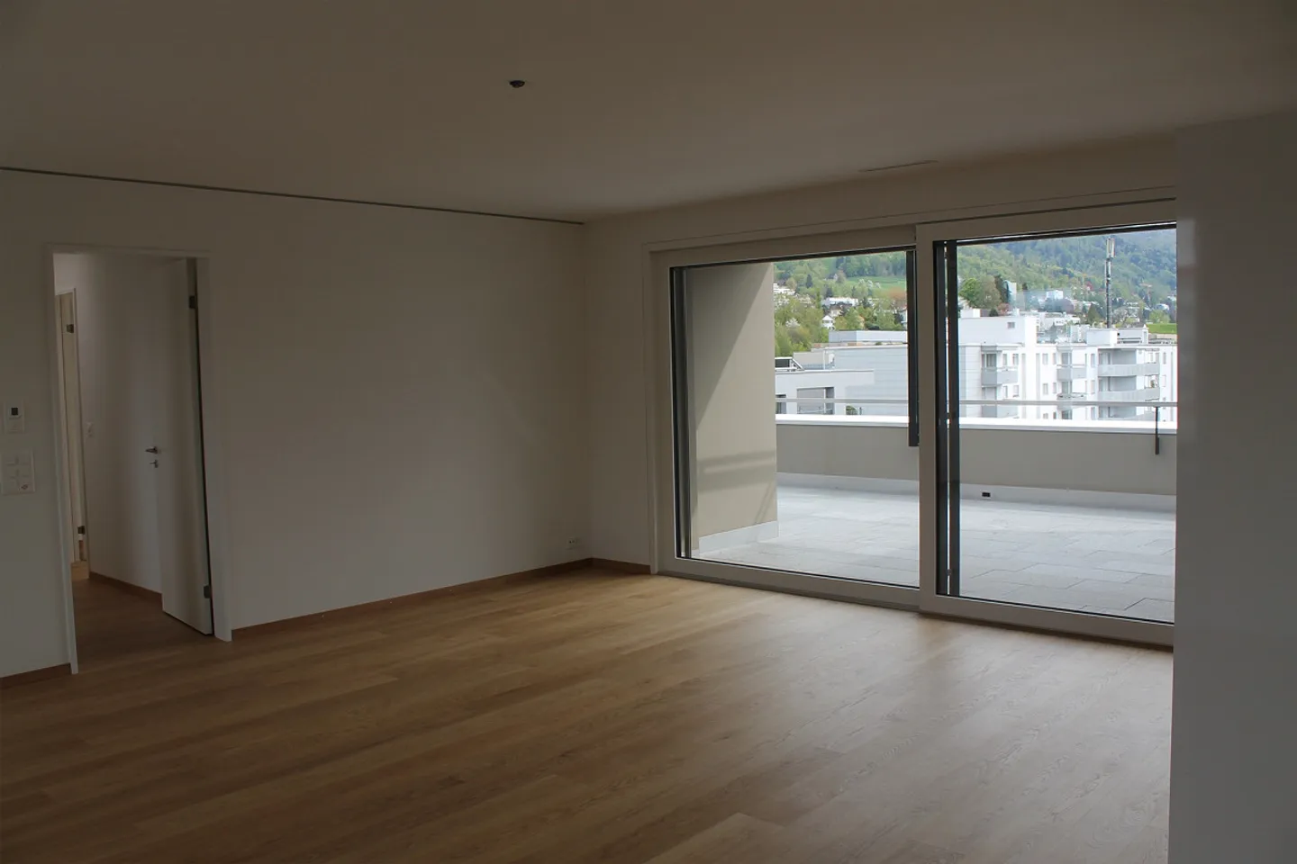 Moderne, grosszügige Attikawohnung im Zentrum - Foto 2 von 8