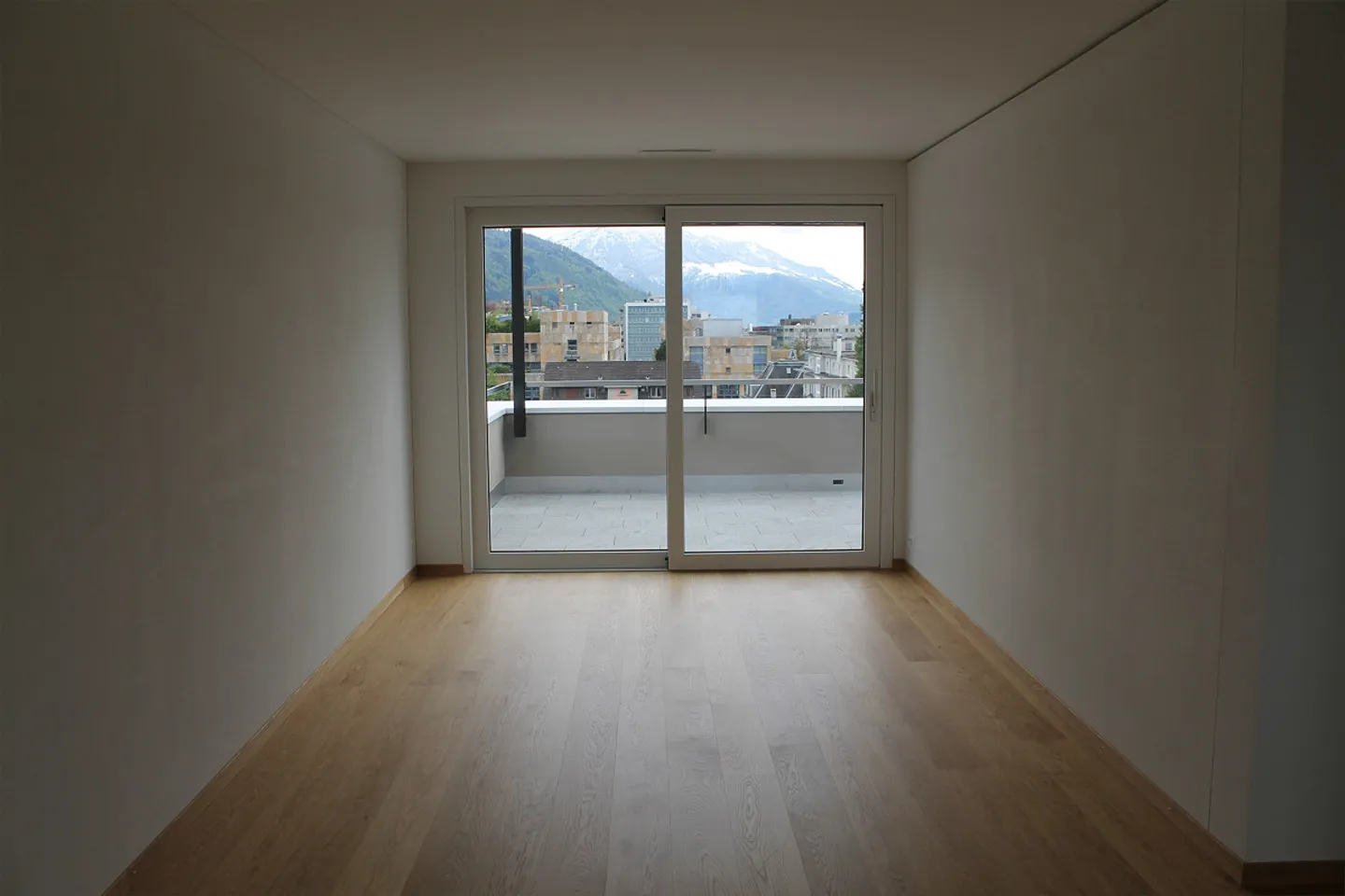 Moderne, grosszügige Attikawohnung im Zentrum - Foto 3 von 8