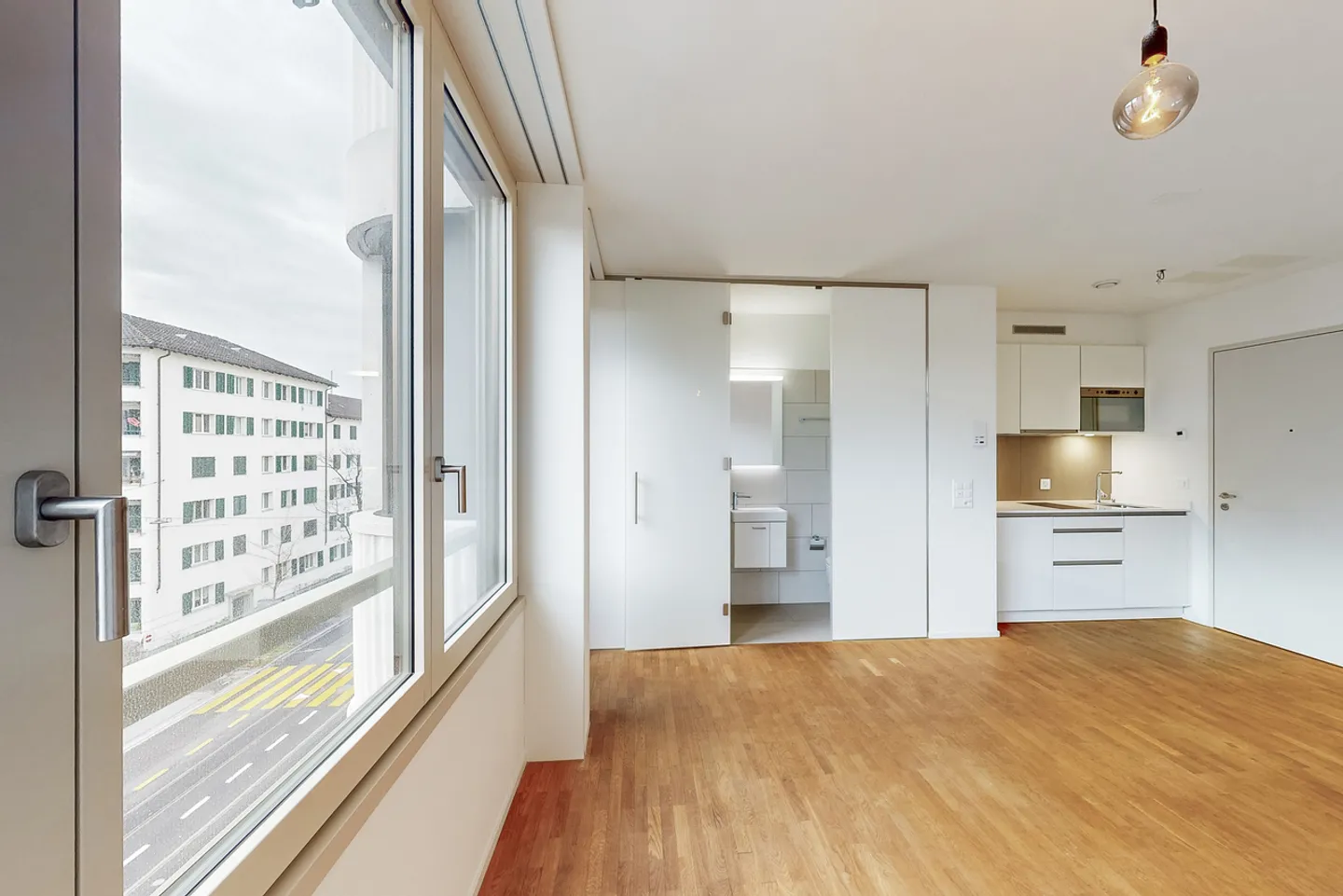 Apartment in the Heart of Zurich! - Photo 3 of 8