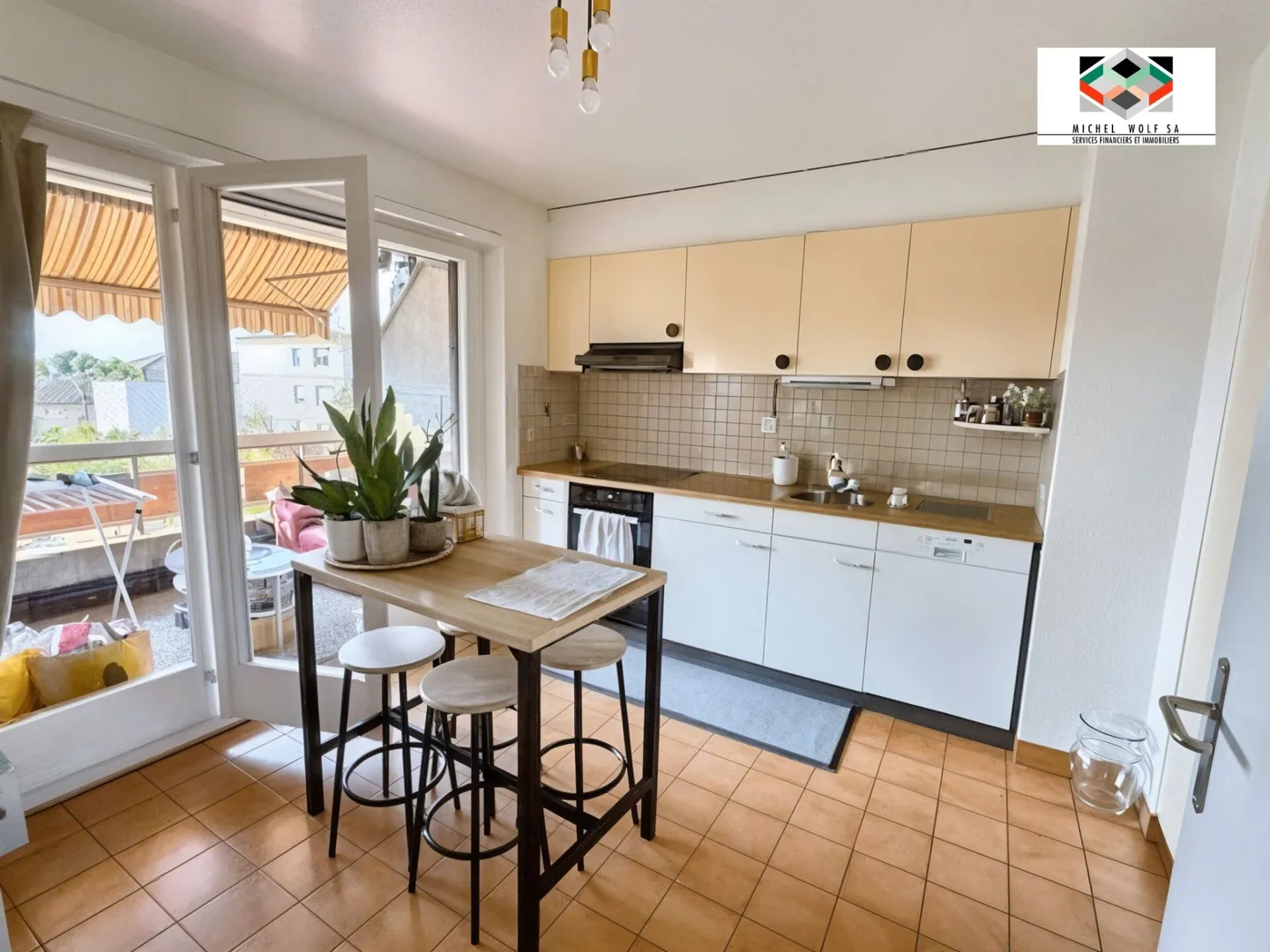 Appartement lumineux 4.5 pièces à Peseux - Photo 3 sur 10